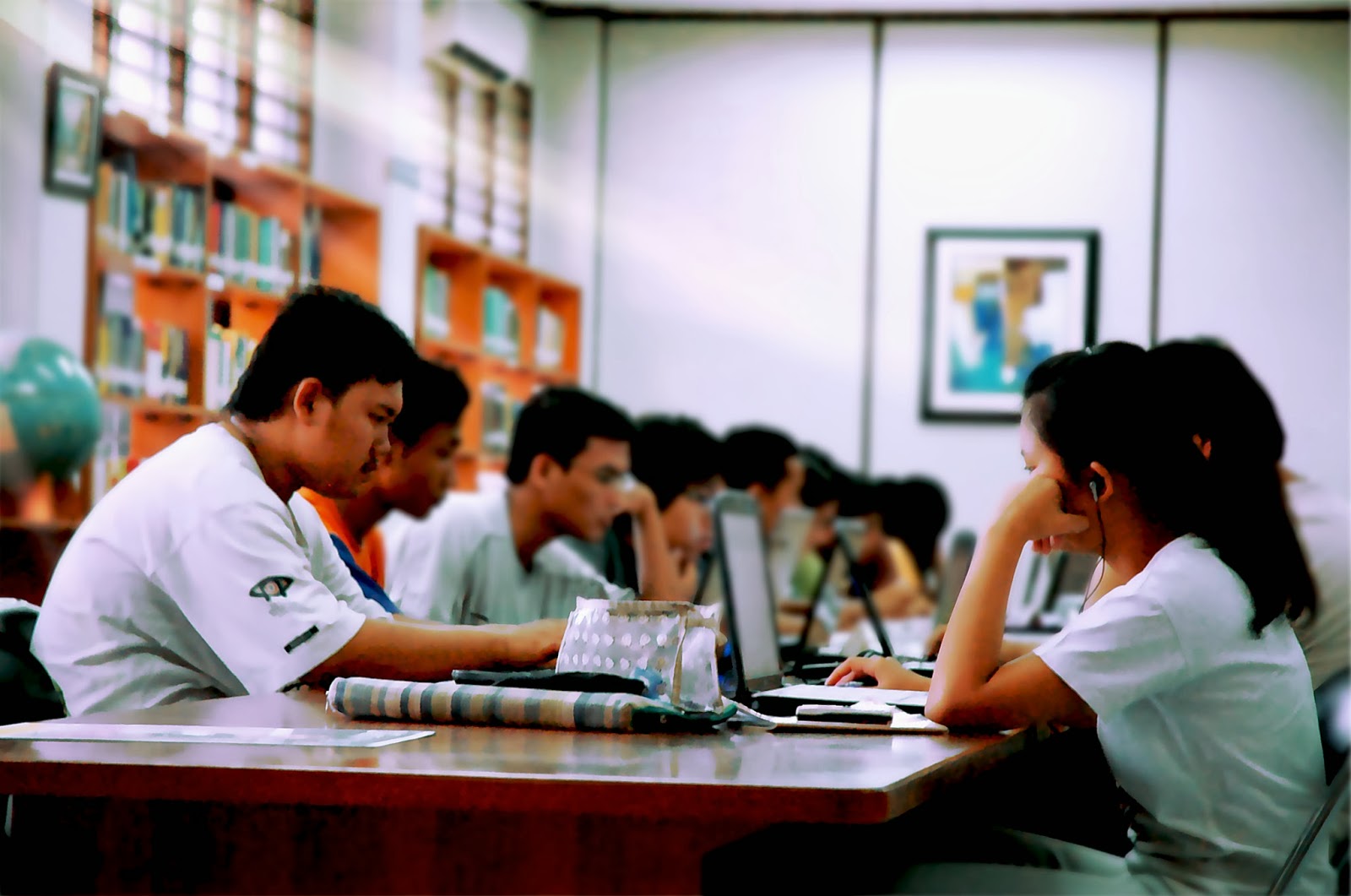 Mencerdaskan masyarakat melalui perpustakaan